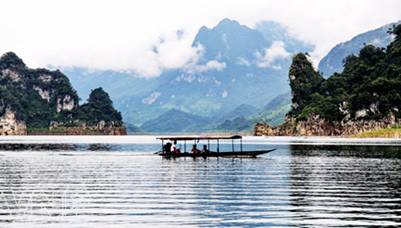 Du lịch lòng hồ Na Hang, thủy điện Tuyên quang