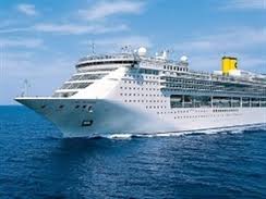 5-star Italian cruise ship brings 2,400 tourists to Vietnam